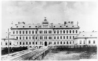 A kaposvári Táncsics gimnázium 50. évfordulója alkalmából készült felvétel a gimnázium harmadik épületéről (1897).